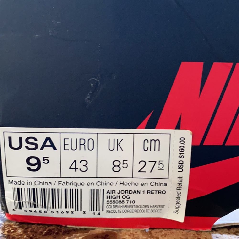 Air Jordan 1 Retro - Picture 3 of 16
